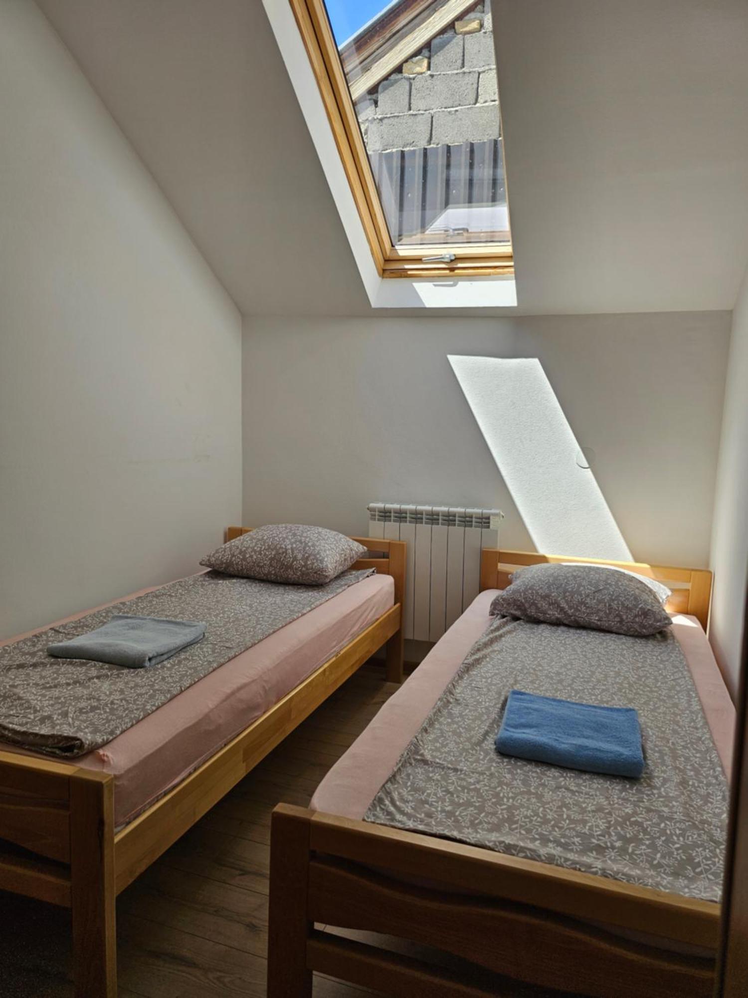 Leopold Chillout Hostel Sarajevo Exterior photo
